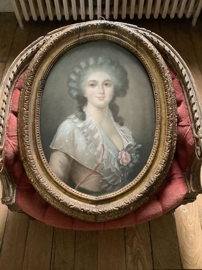 18th-century Portrait Of A Lady-photo-2