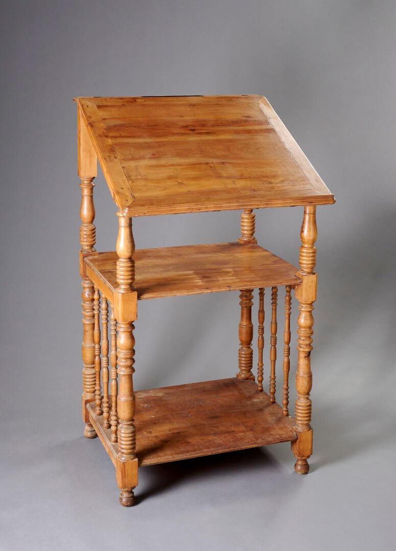 Important Drawing Desk Or Table