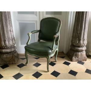 Fauteuil à dossier plat d'Epoque LOUIS XV estampillé REUZE