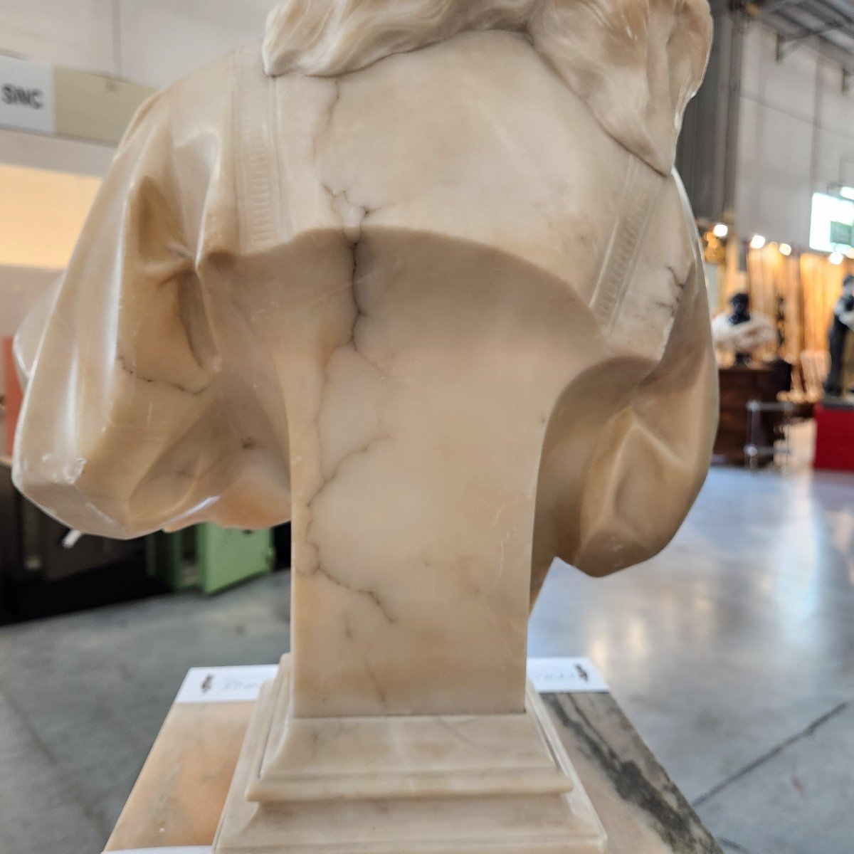 Bust Of A Girl Holding Out Her Hand Alabaster-photo-3