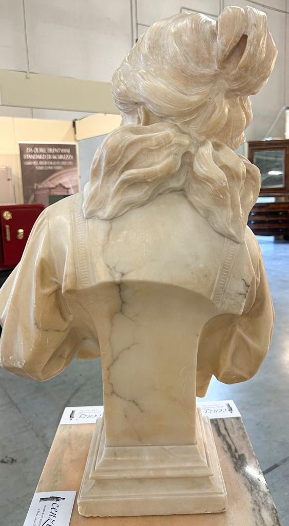 Bust Of A Girl Holding Out Her Hand Alabaster-photo-8