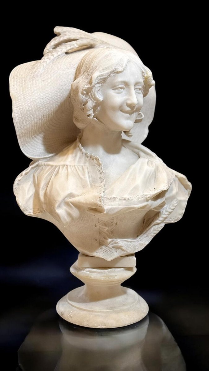 Buste Représentant Une Belle Jeune Femme Souriante, Coiffée d'Un Grand Chapeau Marbre Carrara -photo-3