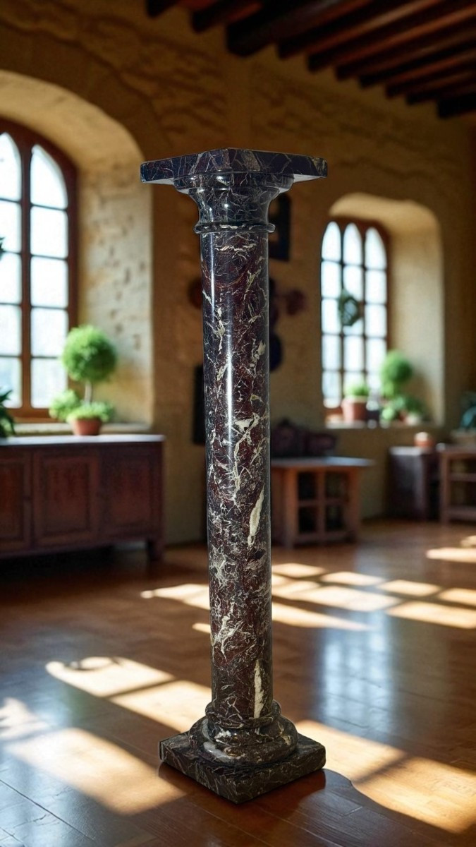 Colonne en marbre rouge