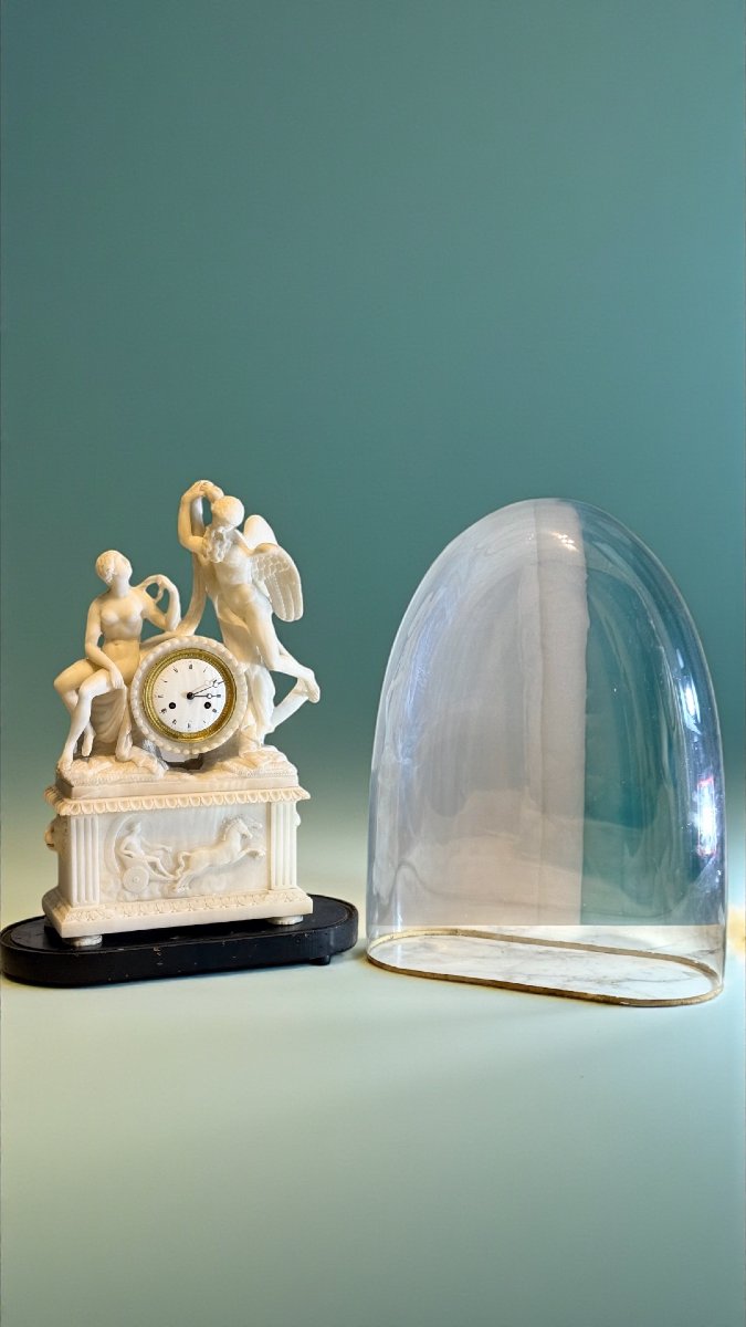 Horloge Néoclassique ornée de Sculptures Mythologiques en Marbre Carrara -photo-2