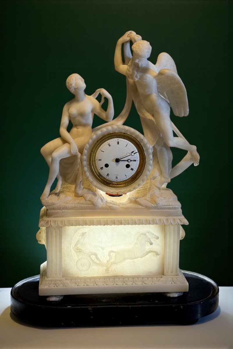 Horloge Néoclassique ornée de Sculptures Mythologiques en Marbre Carrara -photo-4