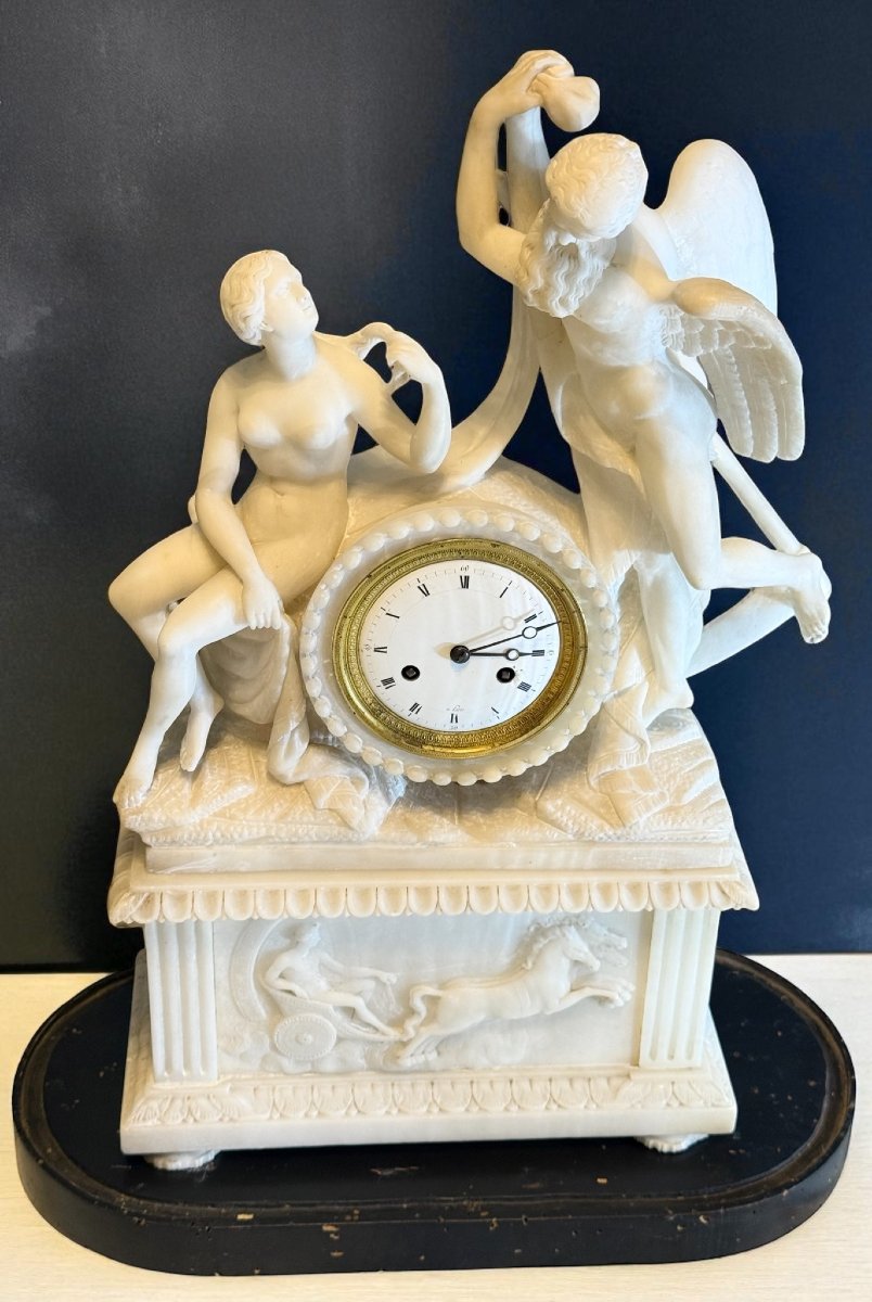 Horloge Néoclassique ornée de Sculptures Mythologiques en Marbre Carrara -photo-2