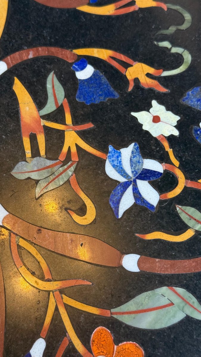 Table With Floral Inlays In Marble -photo-1