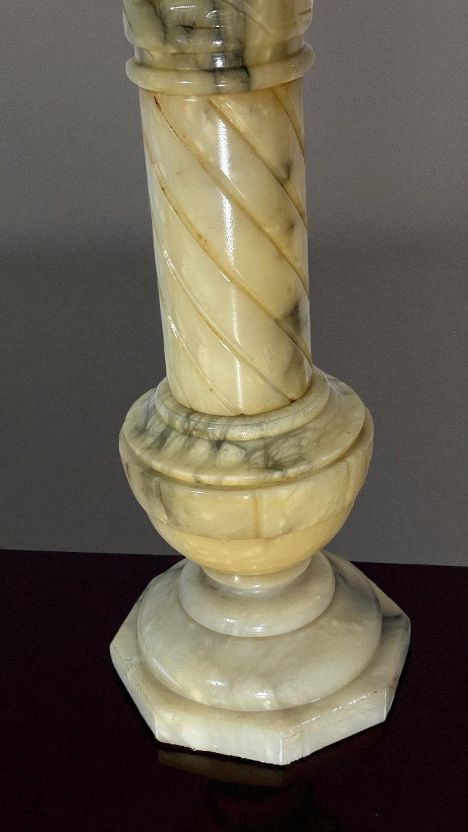 Capital In Yellow Arabescato Marble -photo-3