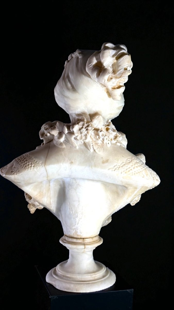 Bust Depicting Lady Smiling With A Flowers, Adolfo Cipriani, Carrara Marble -photo-3
