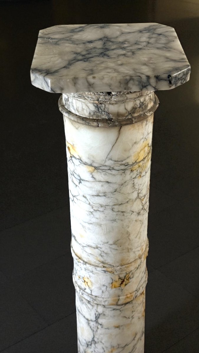 Capital In Arabescato Marble -photo-4