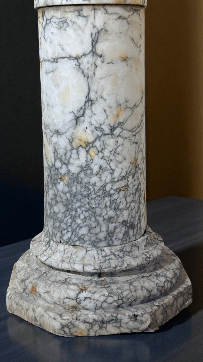 Capital In Arabescato Marble -photo-3