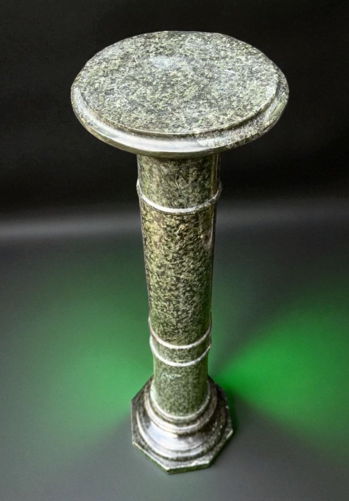 Column/capital In Green Alpi Marble -photo-4