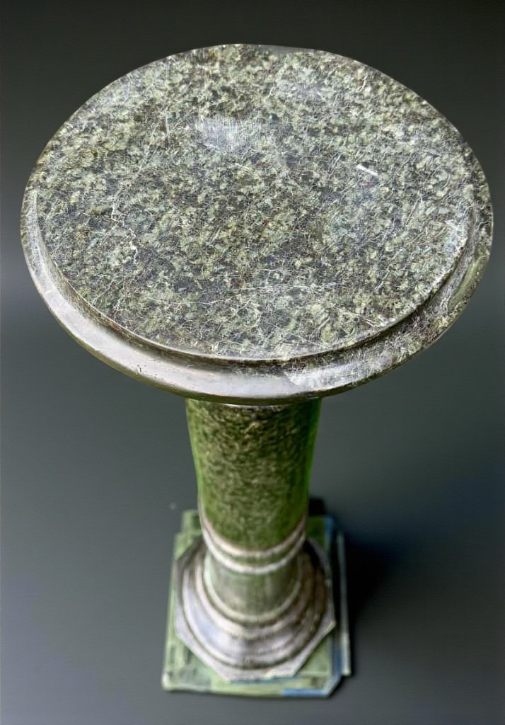 Column/capital In Green Alpi Marble -photo-2