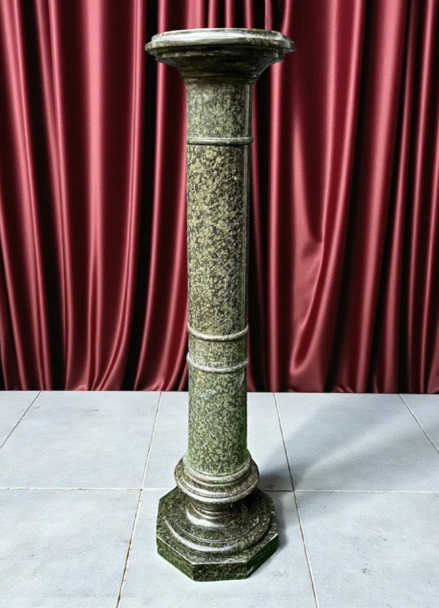 Column/capital In Green Alpi Marble 