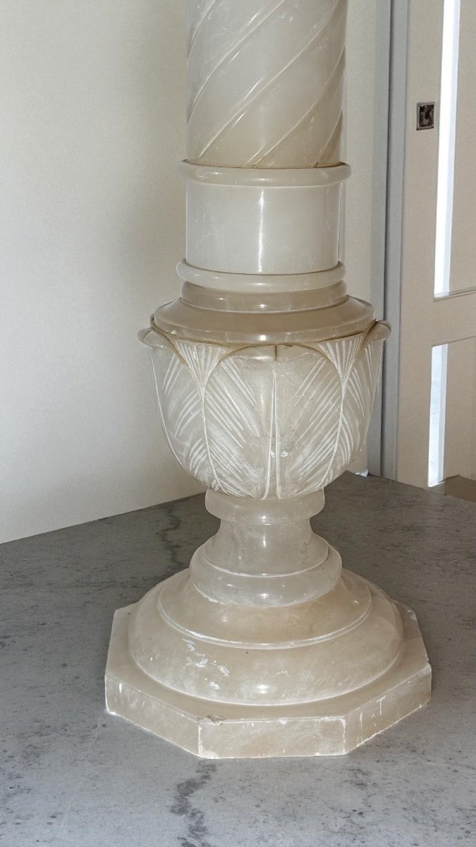 Column In White Marble -photo-4