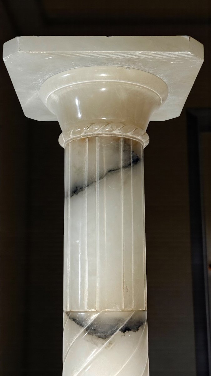 Column In White Marble -photo-2