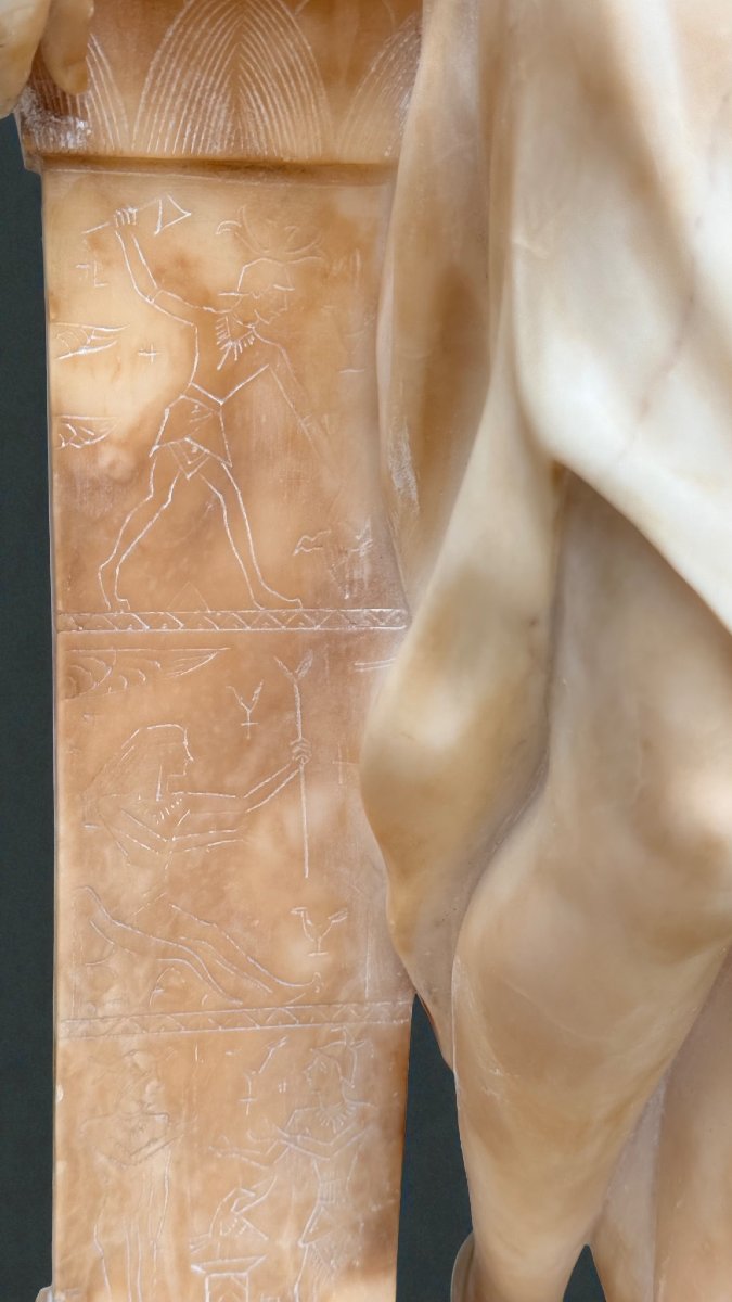 Statue représentant une Égyptienne tenant une cruche près d'une fontaine, Marbre -photo-1