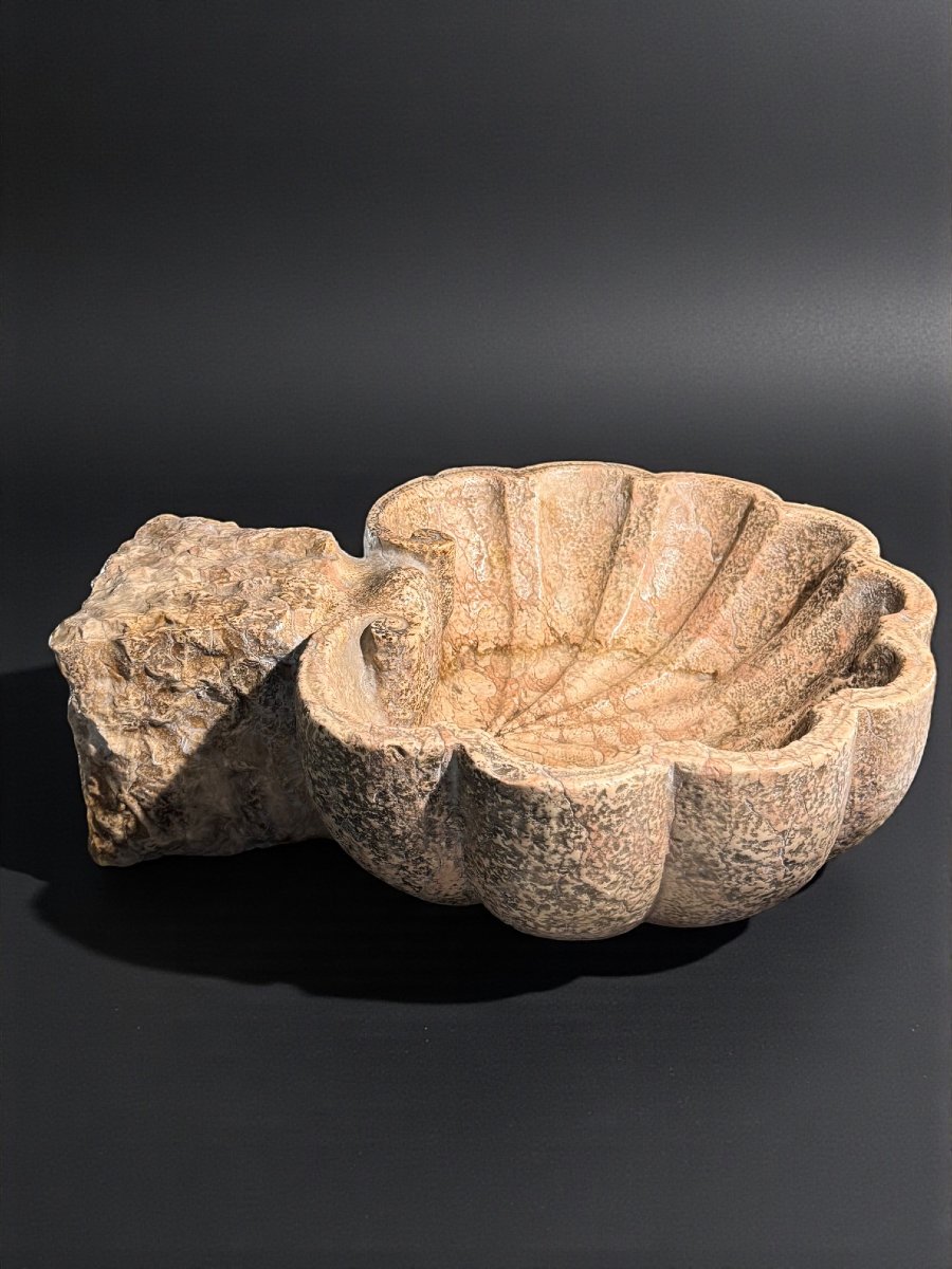 Vase coquillage/Bénitier antique, une œuvre d'art sculptée à la main, Marbre Rouge Verona -photo-3