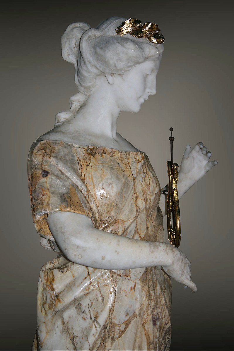 Statue Monumentale représentant Hébé,  jouant de la lyre, couronne ornée d'or, Marbre Rare PUGI-photo-6