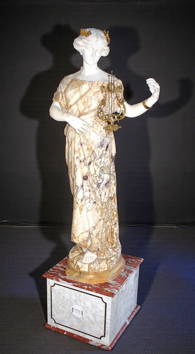 Statue Monumentale représentant Hébé,  jouant de la lyre, couronne ornée d'or, Marbre Rare PUGI-photo-7
