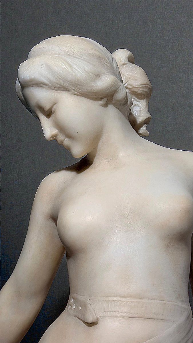 Statue Nymphe nue se reposant près d'une fontaine avec Colonne en Marbre -photo-5