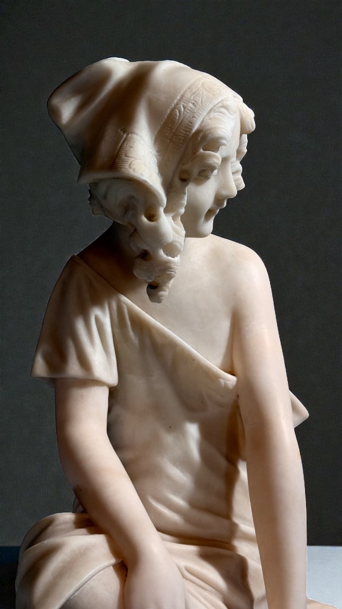 Statue Depicting A Smiling Girl With Column In Marble -photo-8