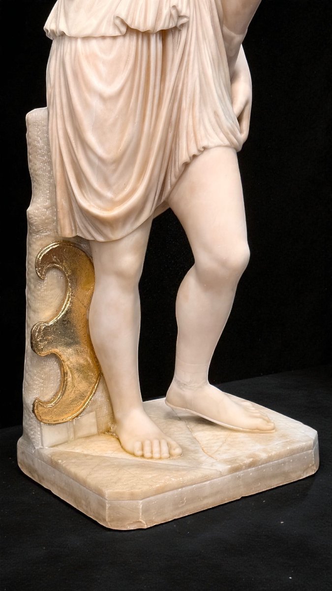 Statue Aphrodite Guerrière détails en feuille d'or 24 carats Marbre Carrara,  Frilli -photo-2