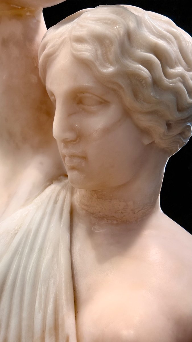 Statue Aphrodite Guerrière détails en feuille d'or 24 carats Marbre Carrara,  Frilli -photo-3