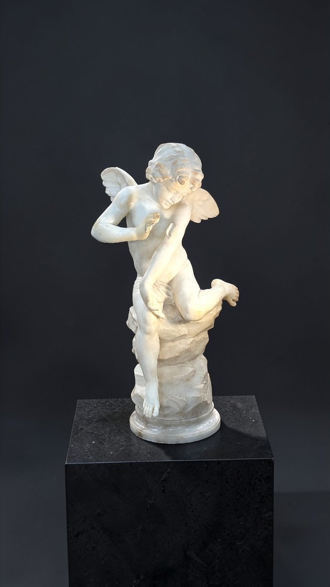 Statue Young Cherub Playing With Butterfly -photo-7