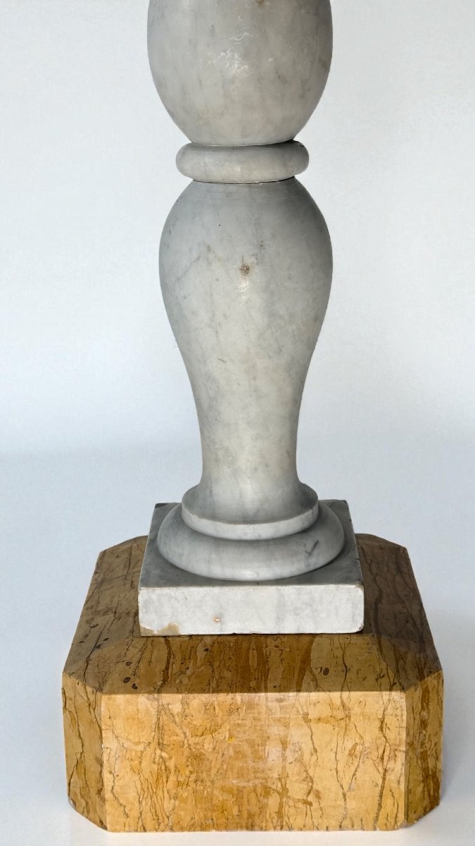Colonne/Chapiteau architectural en Marbre blanc statuaire de Carrare et Marbre jaune-photo-2