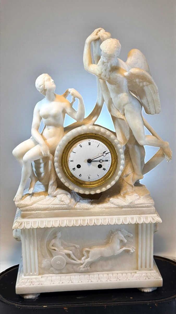 Horloge néoclassique ornée de sculptures mythologiques en marbre-photo-2