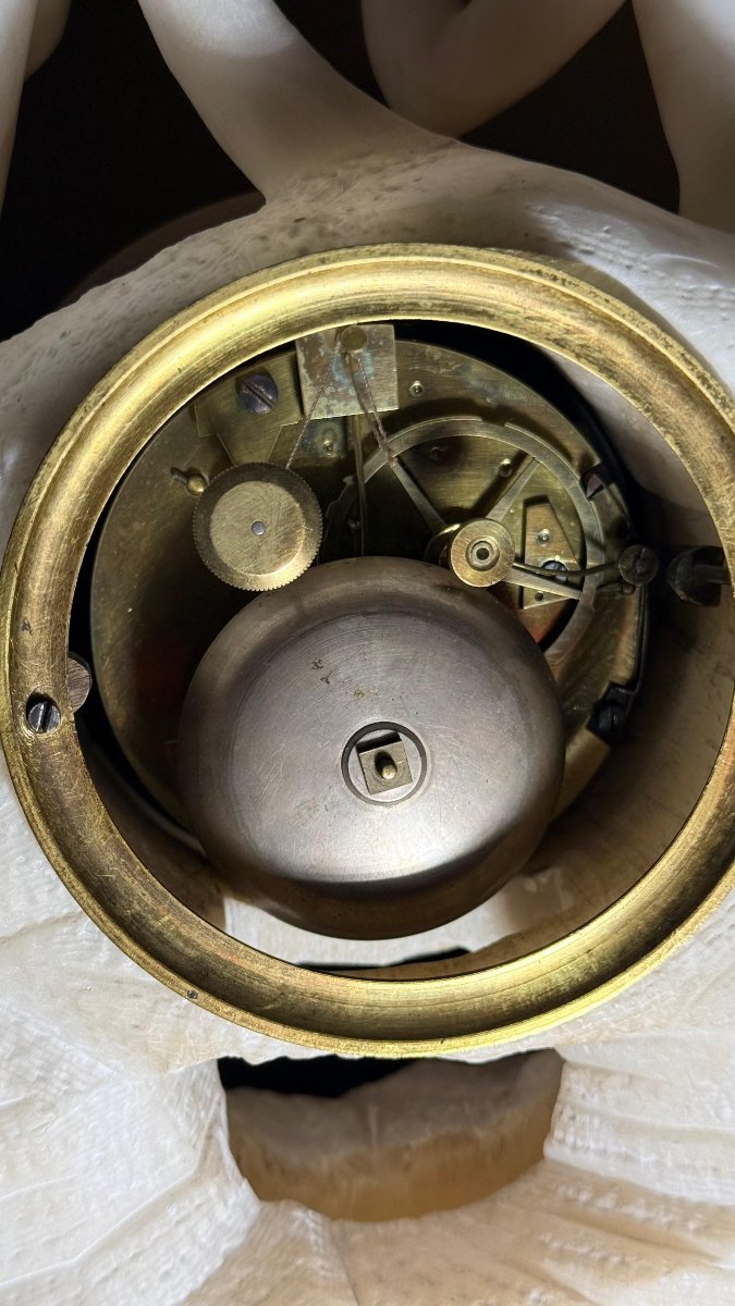 Horloge néoclassique ornée de sculptures mythologiques en marbre-photo-6