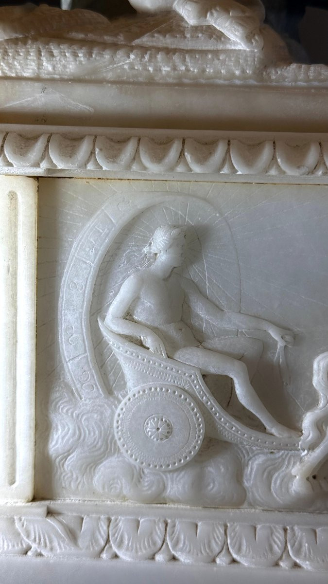 Horloge néoclassique ornée de sculptures mythologiques en marbre-photo-7