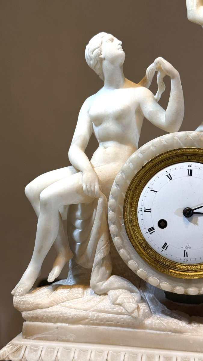 Horloge néoclassique ornée de sculptures mythologiques en marbre-photo-8