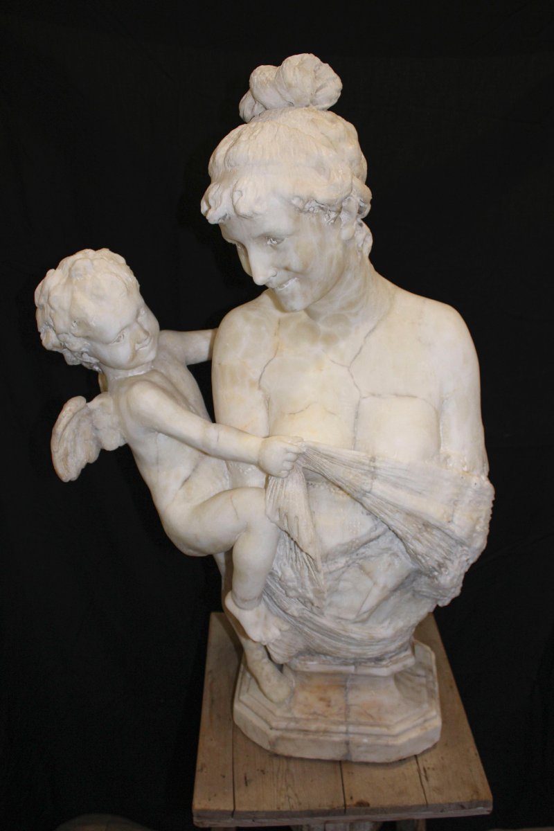 Statua Young Lady With Eros In White Statuary Carrara Marble -photo-1