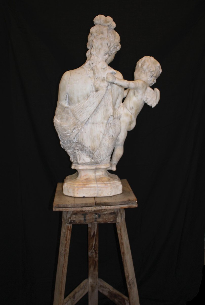 Statua Young Lady With Eros In White Statuary Carrara Marble -photo-2