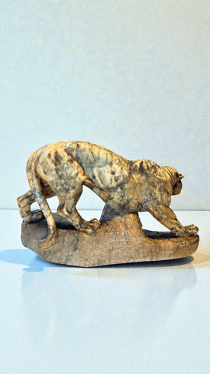 Tigre rugissant, sculpté entièrement à la main dans du marbre jaune arabesque-photo-4