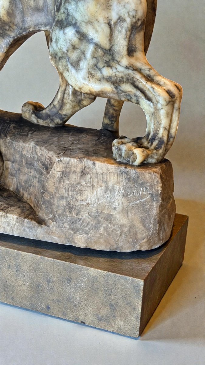 Tigre rugissant, sculpté entièrement à la main dans du marbre jaune arabesque-photo-3