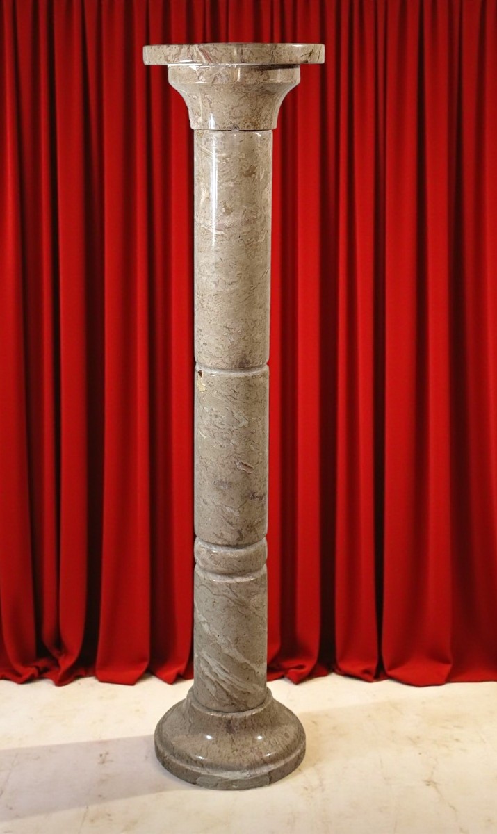 Colonne en marbre beige