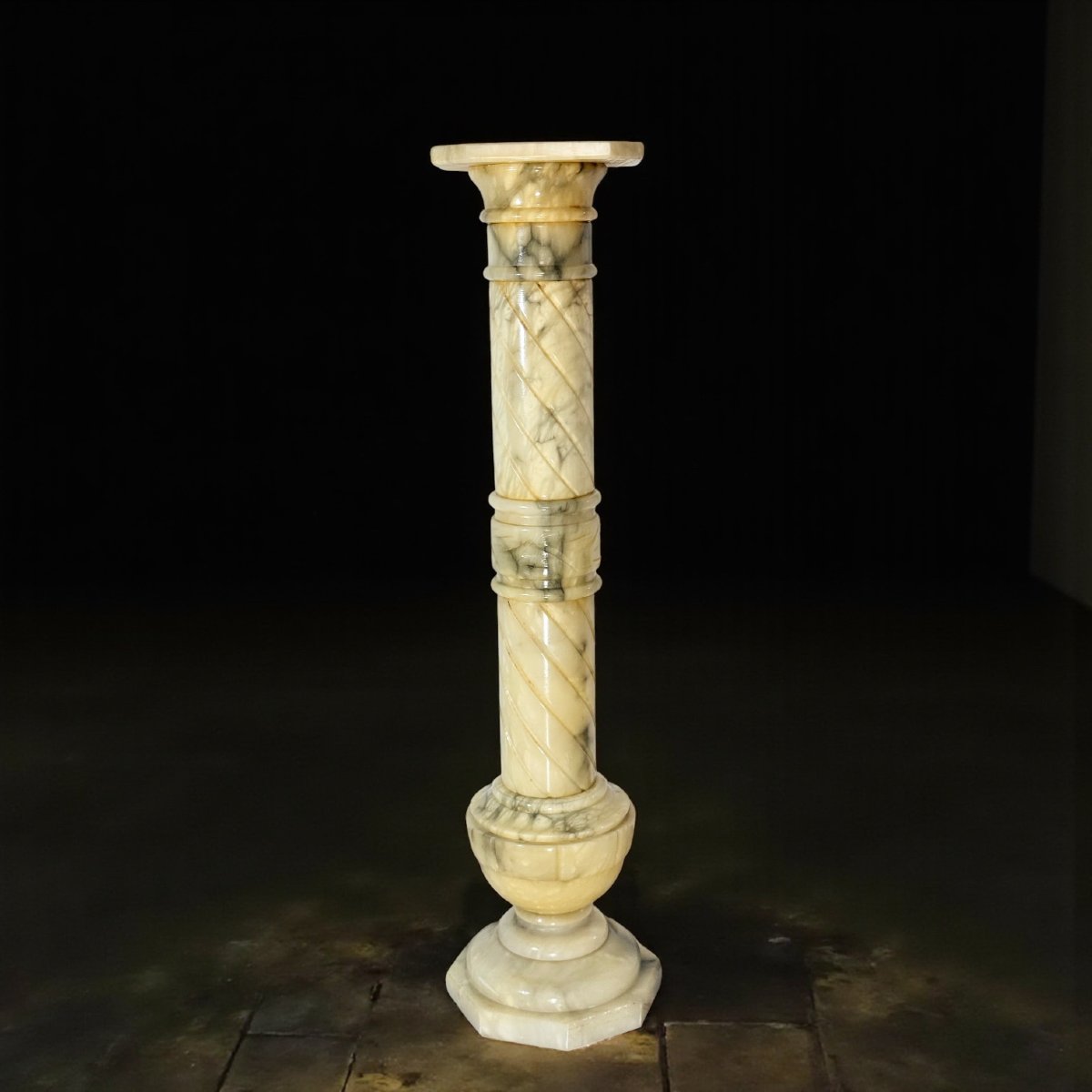 Chapiteau en marbre jaune Arabescato-photo-2