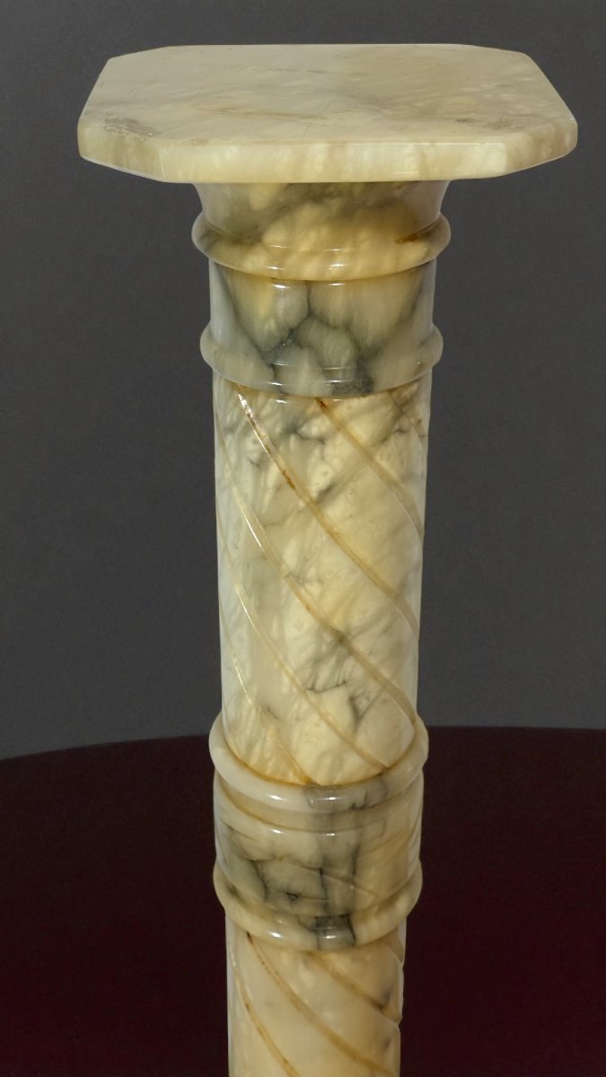 Chapiteau en marbre jaune Arabescato-photo-1