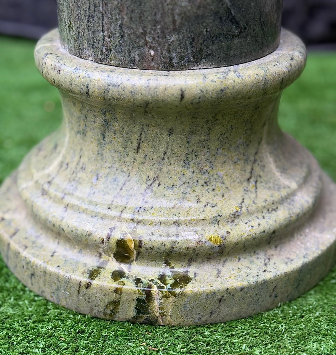 Colonne en marbre vert alpin-photo-4