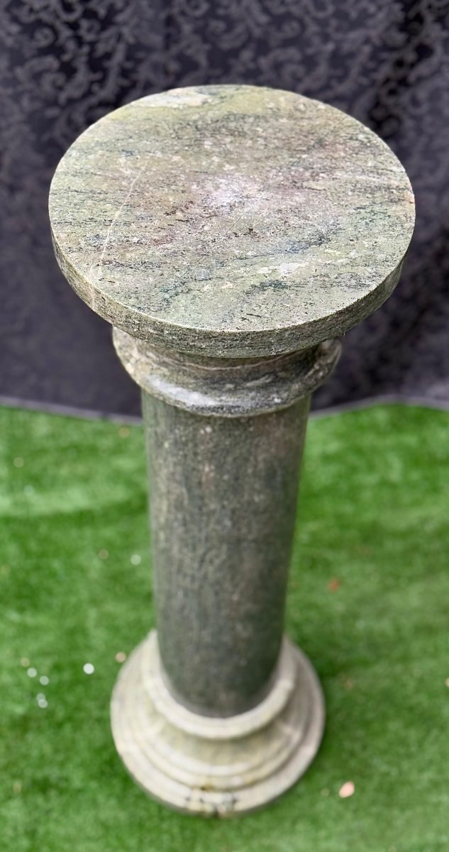 Colonne en marbre vert alpin-photo-1
