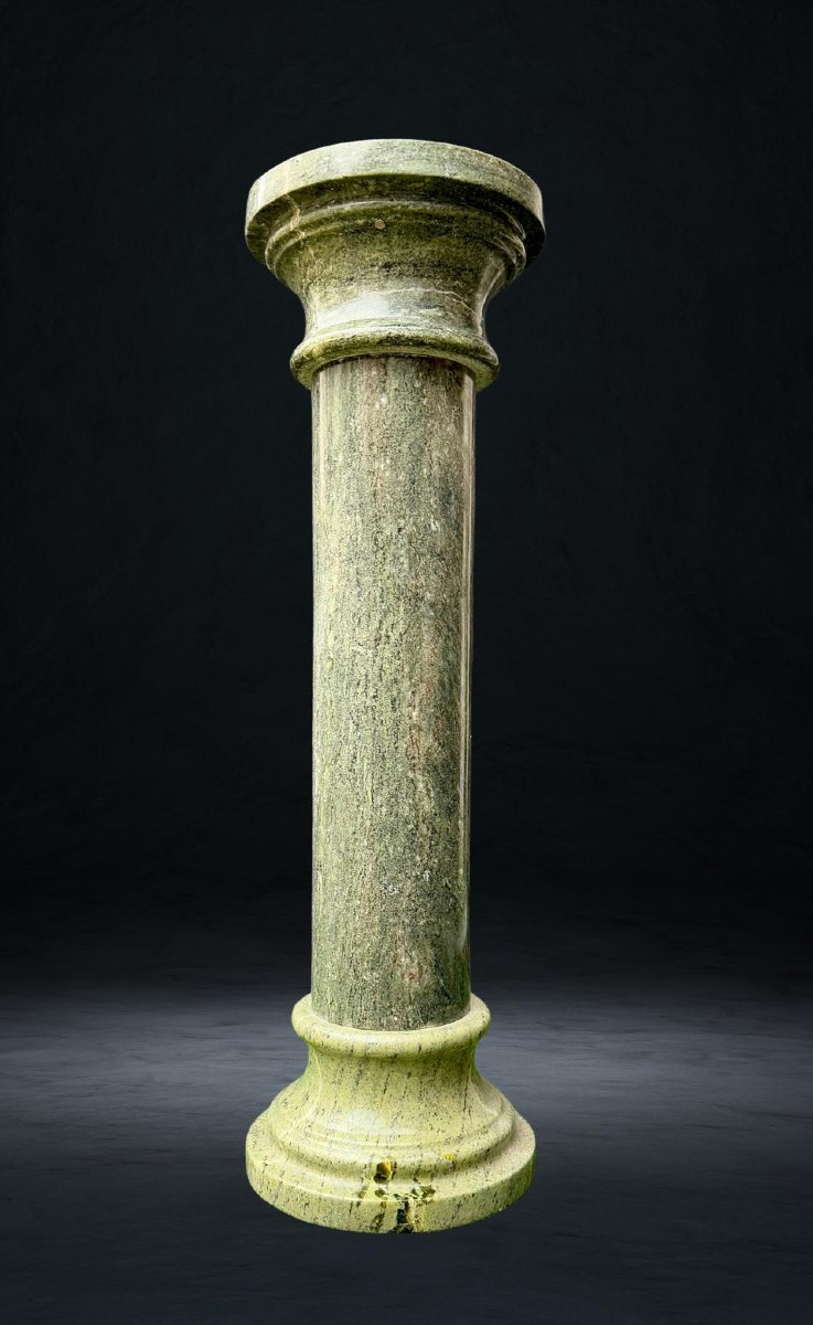 Colonne en marbre vert alpin