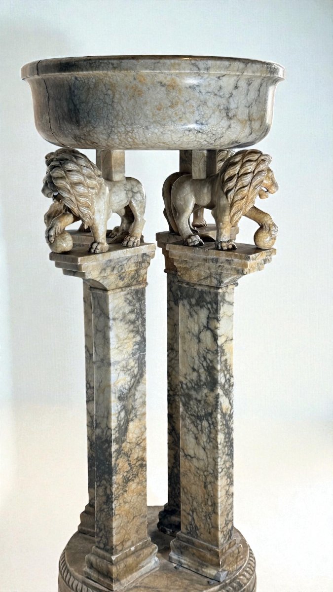 Bénitier Monumental soutenu par Quatre Lions sculptés à la main dans du marbre Arabescato-photo-8