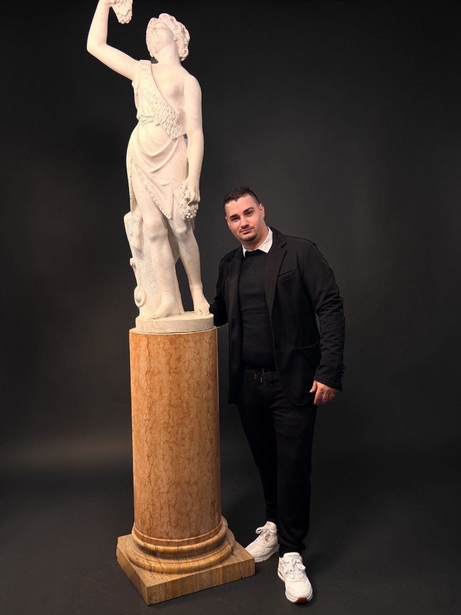 Pair Of Great Architectural Capitals/columns Sculpted Entirely By Hand In Red Verona Marble -photo-4