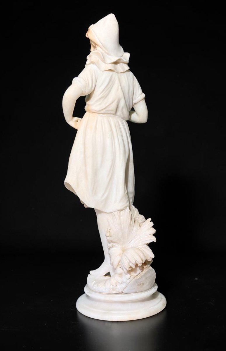 Statue Depicting Colombina In Marble -photo-4