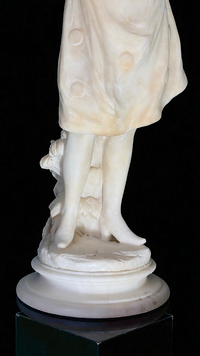 Statue Depicting Colombina In Marble -photo-2