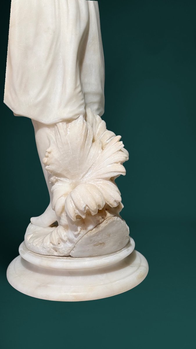 Statue Depicting Colombina In Marble -photo-4
