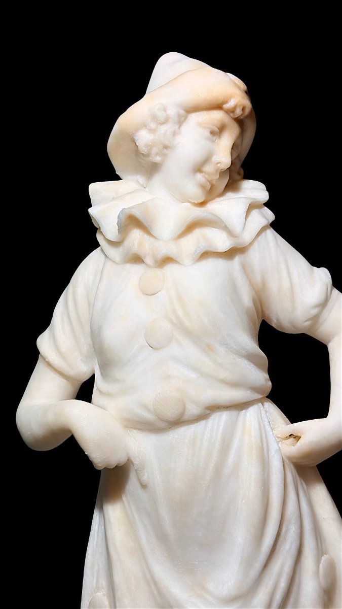 Statue Depicting Colombina In Marble -photo-8